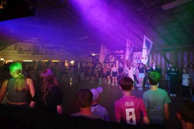 Party im Sommerlager